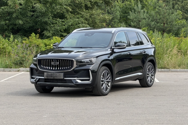 Прокат авто geely monjaro бизнес класса 2026 года в городе Москва Щукинская от 8560 руб./сутки, полный привод, двигатель: бензин, объем 2 литра, каско (Мультидрайв), ОСАГО (Мультидрайв), без водителя, недорого - RentRide