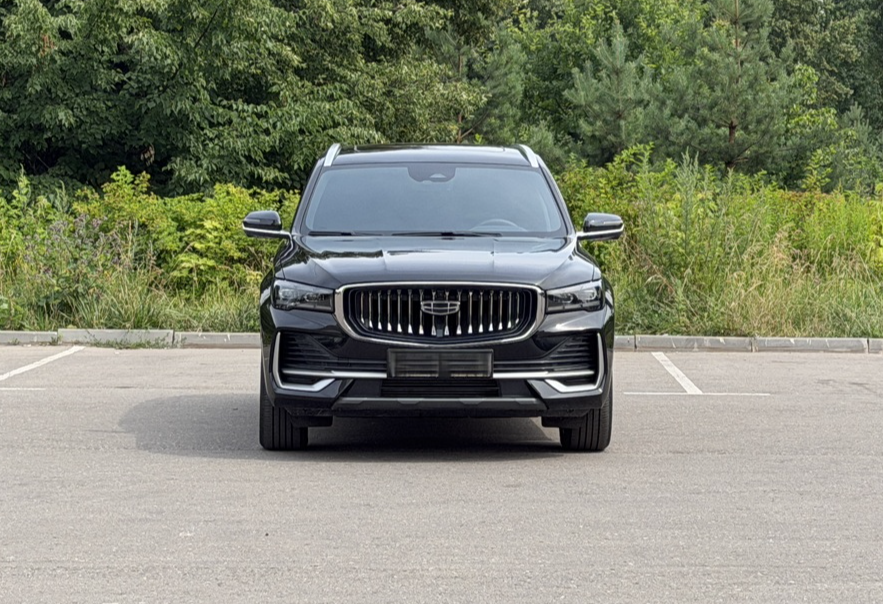 Аренда geely monjaro бизнес класса 2026 года в городе Москва Чертановская от 8560 руб./сутки, полный привод, двигатель: бензин, объем 2 литра, каско (Мультидрайв), ОСАГО (Мультидрайв), без водителя, недорого, вид 3 - RentRide