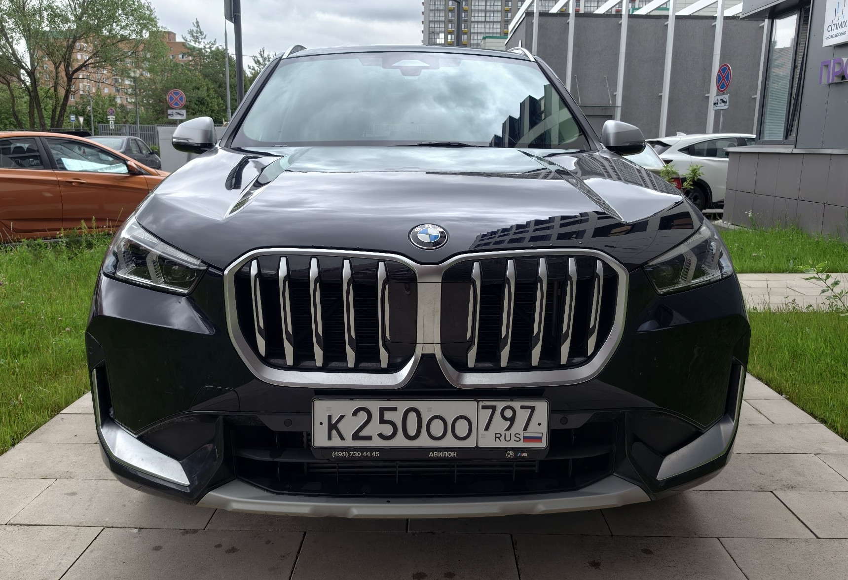 Аренда bmw bmw 2024 года в городе Москва Щелковская от 7200 руб./сутки, передний привод, двигатель: бензин, объем 1500 литров, ОСАГО (Мультидрайв), без водителя, недорого, вид 6 - RentRide