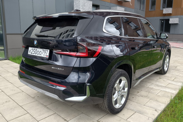 Прокат авто bmw bmw бизнес класса 2024 года в городе Москва Щелковская от 6400 руб./сутки, передний привод, двигатель: бензин, объем 1.5 литров, ОСАГО (Мультидрайв), без водителя, недорого - RentRide
