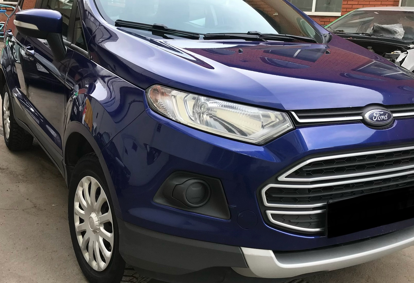 Аренда ford ecosport комфорт класса 2016 года в городе Москва Бауманская от 3200 руб./сутки, передний привод, двигатель: бензин, объем 1.6 литров, ОСАГО (Впишу в полис), без водителя, недорого, вид 4 - RentRide