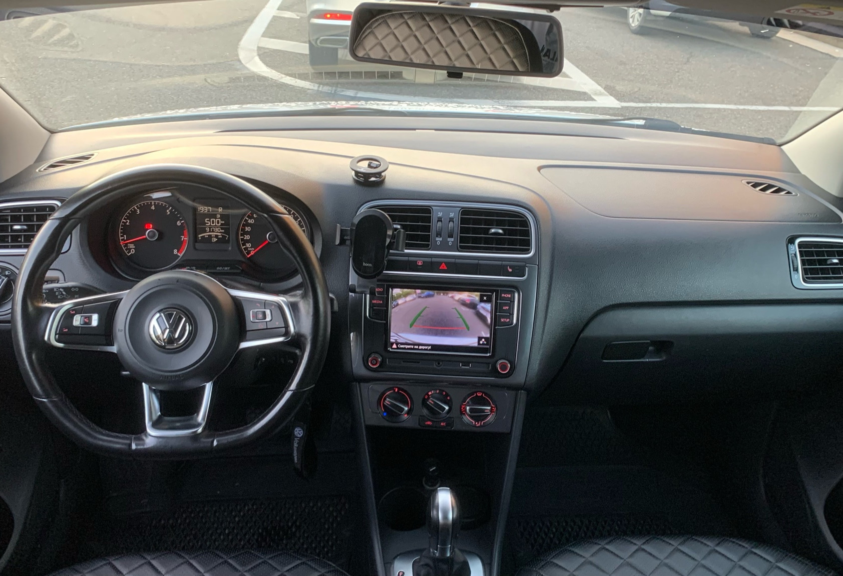 Аренда volkswagen polo эконом класса 2019 года в городе Москва от 2000 руб./сутки, передний привод, двигатель: бензин, объем 1.6 литров, ОСАГО (Мультидрайв), без водителя, недорого, вид 7 - RentRide