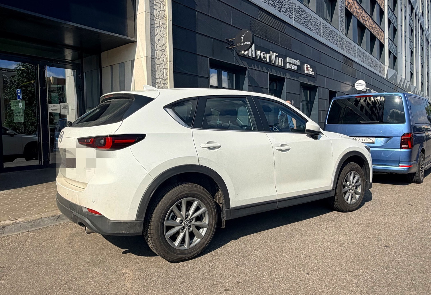 Аренда mazda cx-5 комфорт класса 2026 года в городе Москва Ботанический сад от 4560 руб./сутки, передний привод, двигатель: бензин, объем 2 литра, ОСАГО (Впишу в полис), без водителя, недорого, вид 5 - RentRide