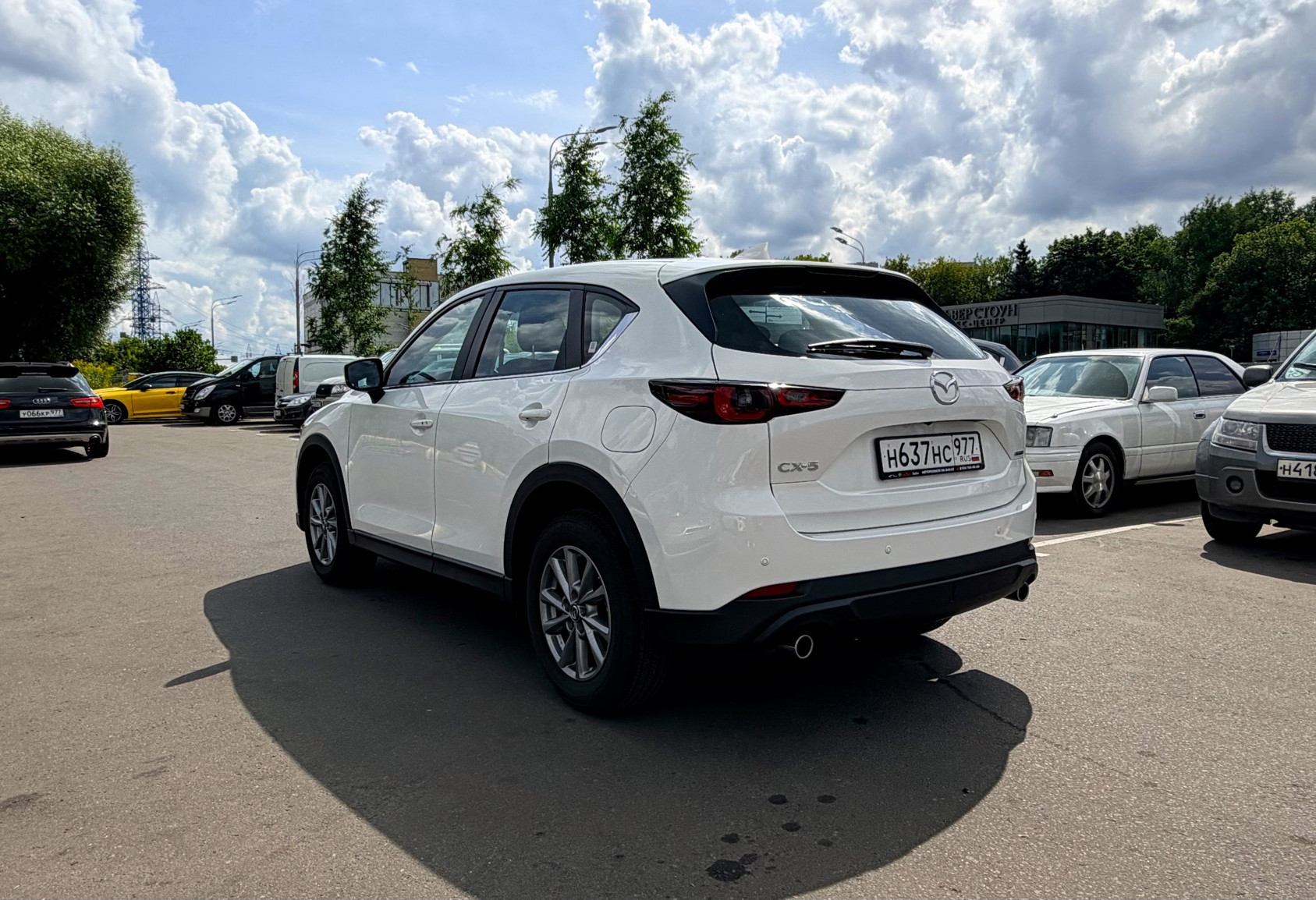 Аренда mazda cx-5 стандарт класса 2026 года в городе Москва Ботанический сад от 4940 руб./сутки, передний привод, двигатель: бензин, объем 2 литра, ОСАГО (Впишу в полис), без водителя, недорого, вид 4 - RentRide
