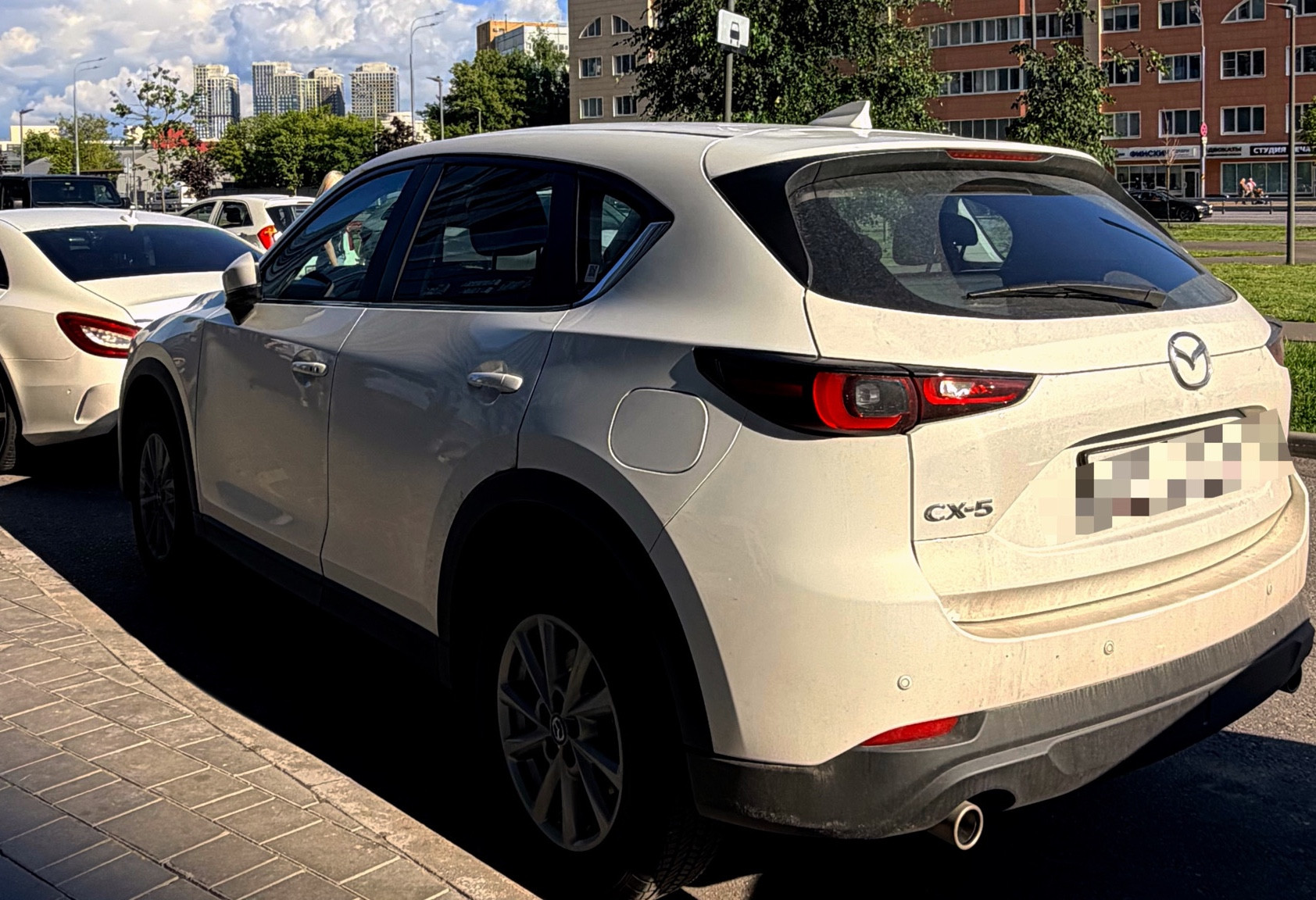 Аренда mazda cx-5 комфорт класса 2026 года в городе Москва Ботанический сад от 4560 руб./сутки, передний привод, двигатель: бензин, объем 2 литра, ОСАГО (Впишу в полис), без водителя, недорого, вид 4 - RentRide
