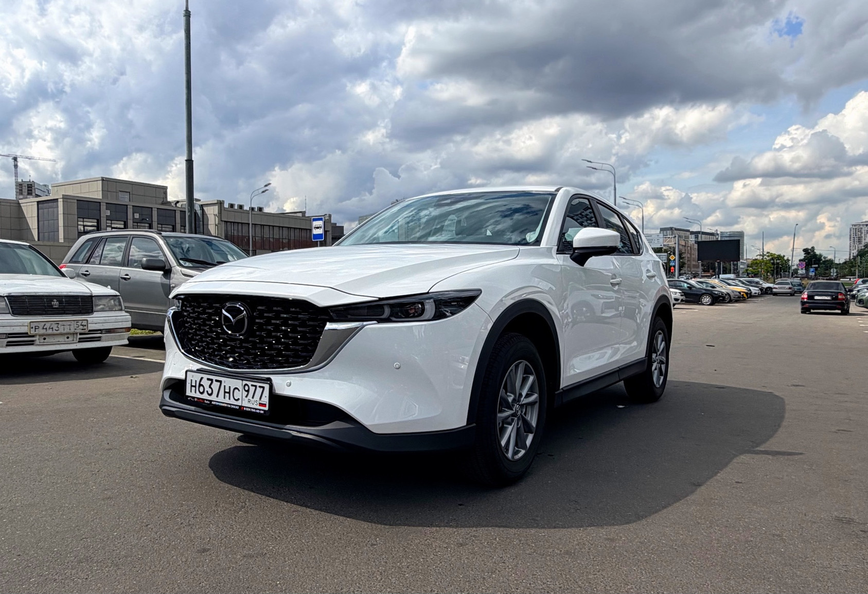 Аренда mazda cx-5 стандарт класса 2026 года в городе Москва Ботанический сад от 4940 руб./сутки, передний привод, двигатель: бензин, объем 2 литра, ОСАГО (Впишу в полис), без водителя, недорого, вид 2 - RentRide