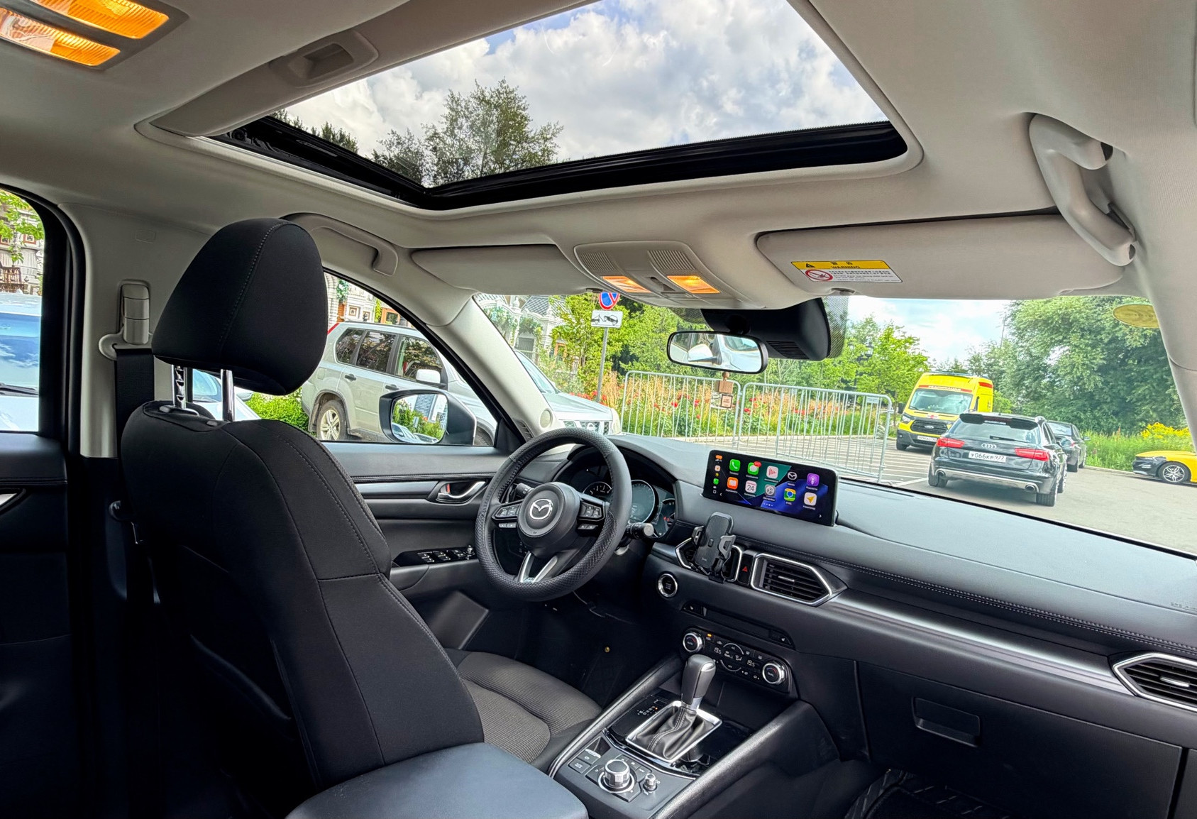 Аренда mazda cx-5 стандарт класса 2026 года в городе Москва Ботанический сад от 4940 руб./сутки, передний привод, двигатель: бензин, объем 2 литра, ОСАГО (Впишу в полис), без водителя, недорого, вид 7 - RentRide