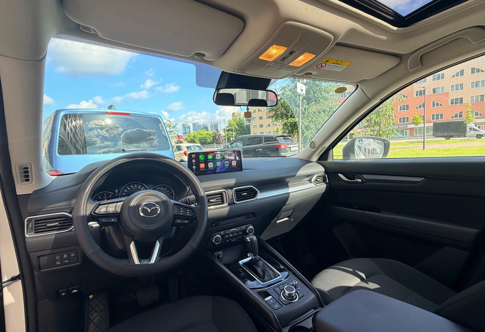 Аренда mazda cx-5 комфорт класса 2026 года в городе Москва Ботанический сад от 4560 руб./сутки, передний привод, двигатель: бензин, объем 2 литра, ОСАГО (Впишу в полис), без водителя, недорого, вид 2 - RentRide