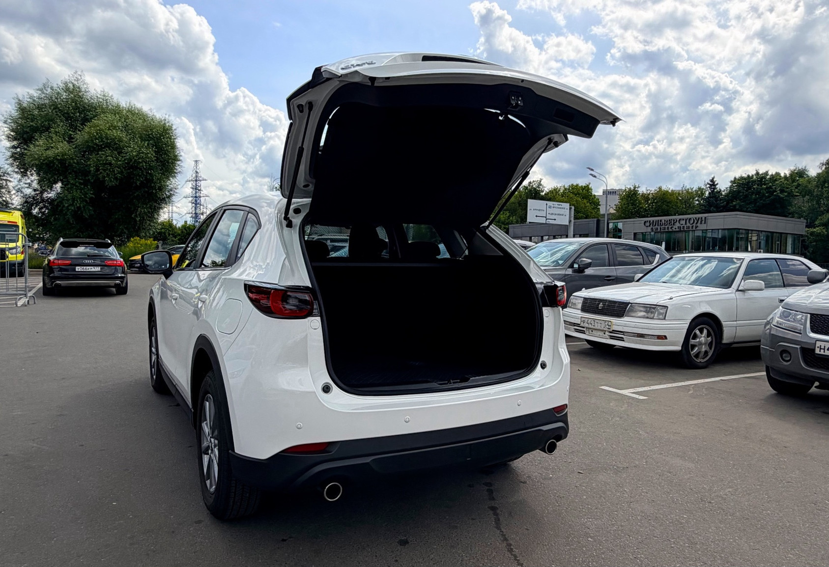 Аренда mazda cx-5 стандарт класса 2026 года в городе Москва Ботанический сад от 4940 руб./сутки, передний привод, двигатель: бензин, объем 2 литра, ОСАГО (Впишу в полис), без водителя, недорого, вид 5 - RentRide