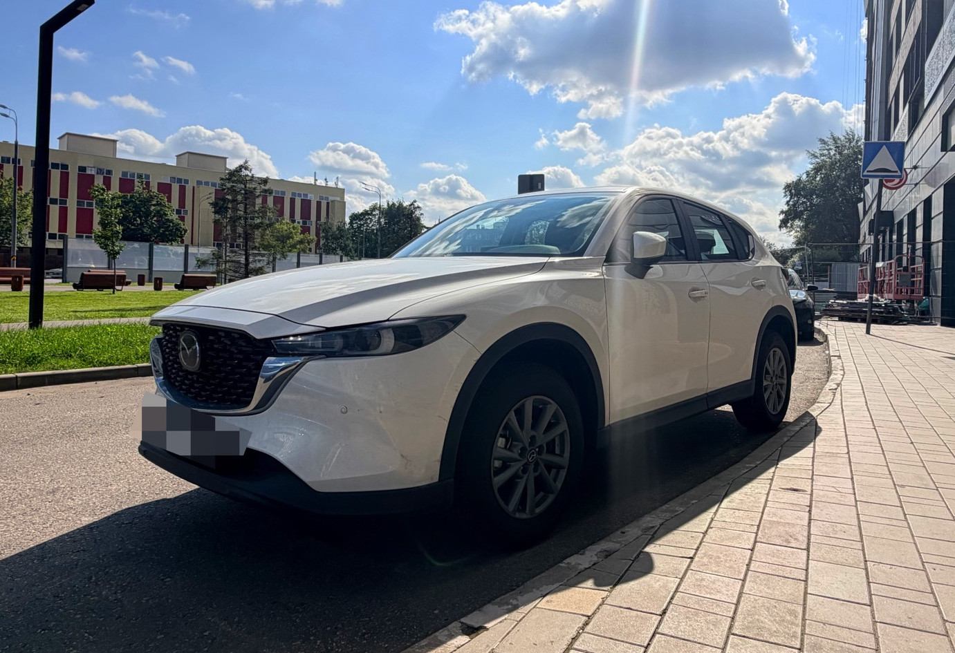 Аренда mazda cx-5 комфорт класса 2026 года в городе Москва Ботанический сад от 4560 руб./сутки, передний привод, двигатель: бензин, объем 2 литра, ОСАГО (Впишу в полис), без водителя, недорого, вид 7 - RentRide