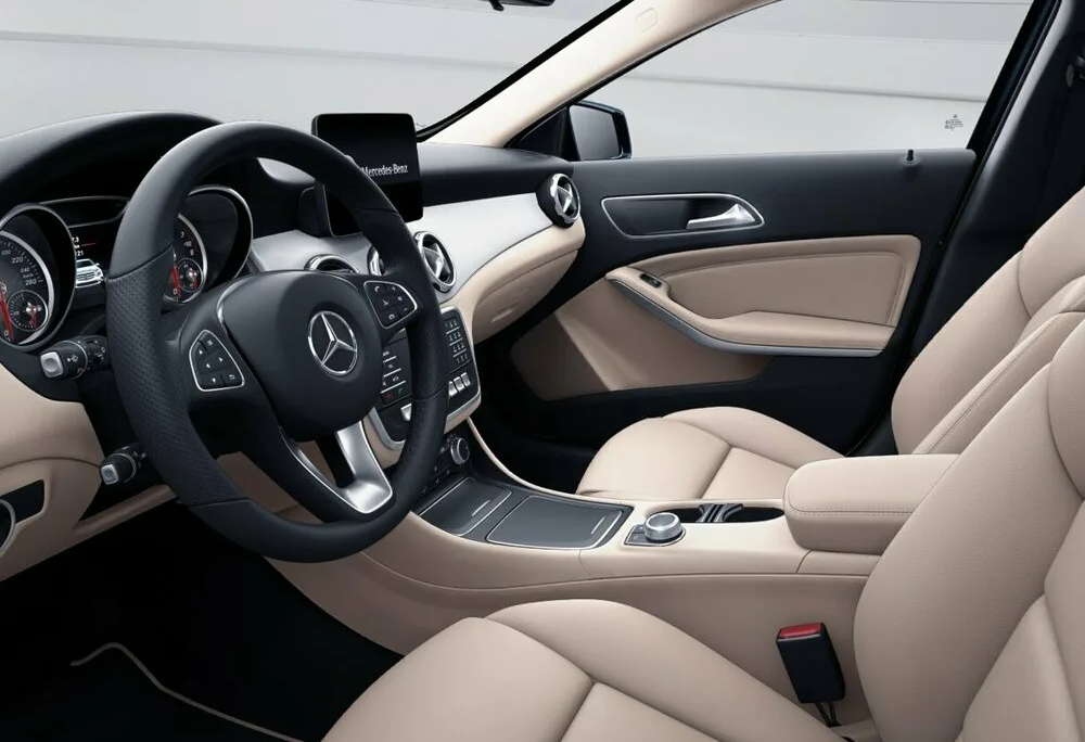 Аренда mercedes-benz gla бизнес класса 2019 года в городе Москва от 7600 руб./сутки, полный привод, двигатель: бензин, объем 2 литра, каско (Мультидрайв), ОСАГО (Мультидрайв), без водителя, недорого, вид 3 - RentRide