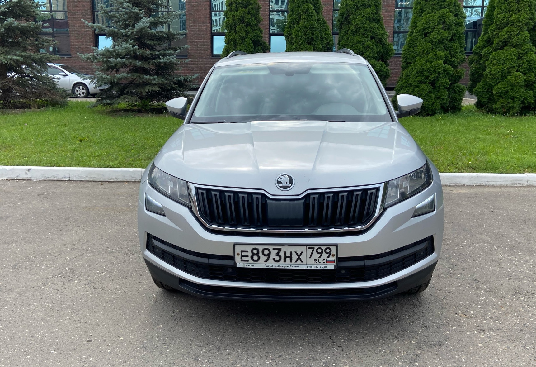 Аренда skoda kodiaq комфорт класса 2018 года в городе Москва Белорусская от 5300 руб./сутки, полный привод, двигатель: бензин, объем 1.4 литра, ОСАГО (Впишу в полис), без водителя, недорого, вид 5 - RentRide