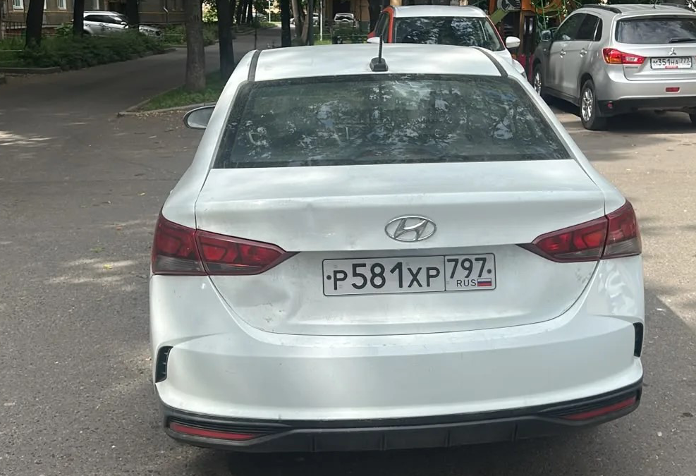 Аренда hyundai solaris эконом класса 2021 года в городе Москва от 2400 руб./сутки, передний привод, двигатель: бензин, объем 1.6 литров, ОСАГО (Впишу в полис), без водителя, недорого, вид 3 - RentRide
