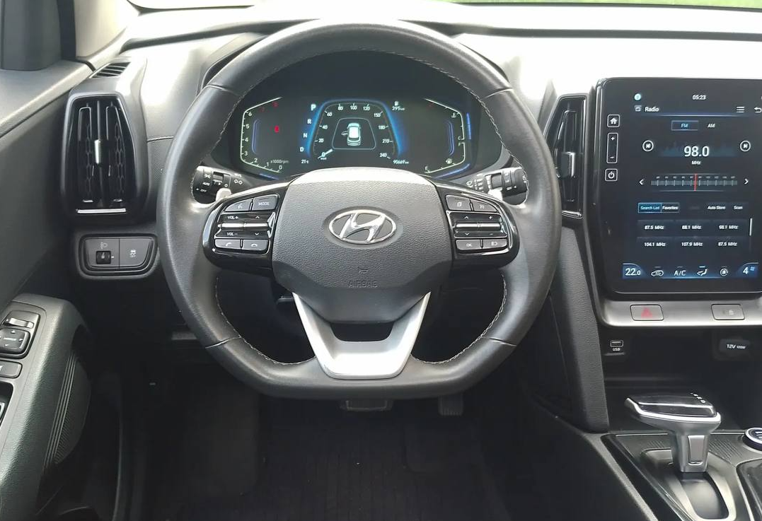 Аренда hyundai ix35 комфорт класса 2021 года в городе Москва от 3600 руб./сутки, передний привод, двигатель: бензин, объем 140 литров, ОСАГО (Мультидрайв), без водителя, недорого, вид 2 - RentRide