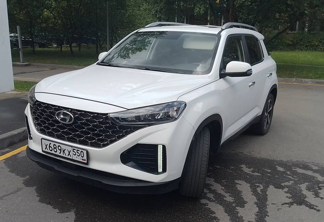 Аренда hyundai ix35 комфорт класса 2021 года в городе Москва от 3600 руб./сутки, передний привод, двигатель: бензин, объем 140 литров, ОСАГО (Мультидрайв), без водителя, недорого, вид 3 - RentRide