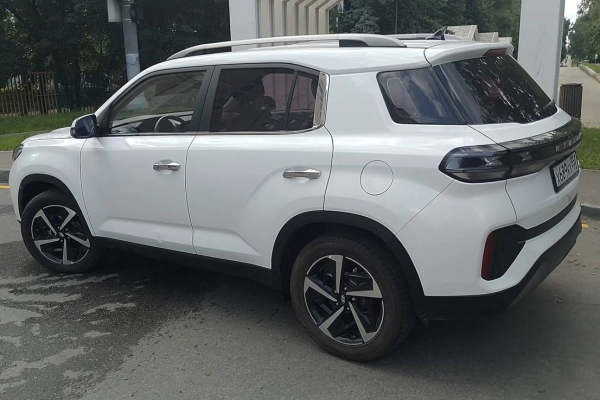 Прокат авто hyundai ix35 комфорт класса 2021 года в городе Москва от 3600 руб./сутки, передний привод, двигатель: бензин, объем 140 литров, ОСАГО (Мультидрайв), без водителя, недорого - RentRide