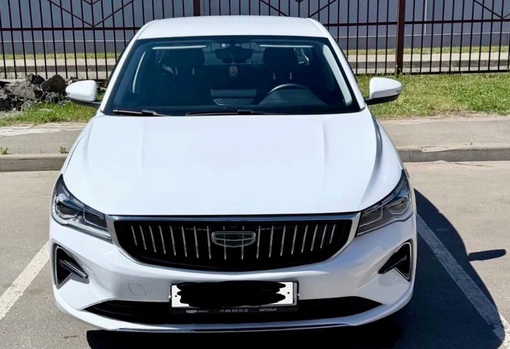 Аренда geely emgrand-7 эконом класса 2024 года в городе Москва Коптево от 2500 руб./сутки, передний привод, двигатель: бензин, объем 1500 литров, ОСАГО (Мультидрайв), без водителя, недорого - RentRide