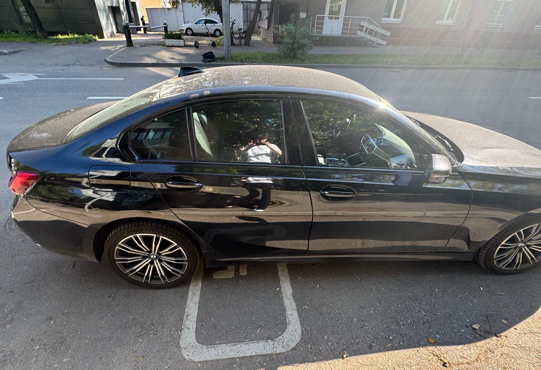 Аренда bmw 3-serii бизнес класса 2021 года в городе Москва Нагорная от 7992 руб./сутки, полный привод, двигатель: бензин, объем 2 литра, ОСАГО (Впишу в полис), без водителя, недорого, вид 2 - RentRide