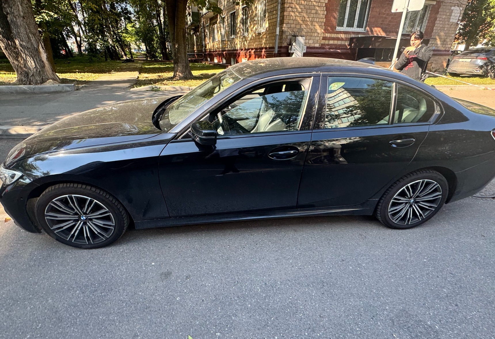 Аренда bmw 3-serii бизнес класса 2021 года в городе Москва Нагорная от 7992 руб./сутки, полный привод, двигатель: бензин, объем 2 литра, ОСАГО (Впишу в полис), без водителя, недорого - RentRide