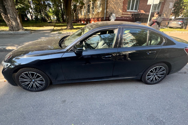 Прокат авто bmw 3-serii бизнес класса 2021 года в городе Москва Нагорная от 7992 руб./сутки, полный привод, двигатель: бензин, объем 2 литра, ОСАГО (Впишу в полис), без водителя, недорого - RentRide
