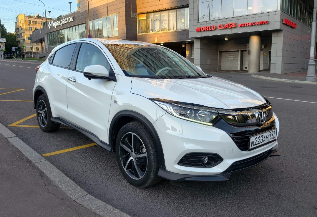 Аренда honda vezel комфорт класса 2022 года в городе Москва Щелковская от 2800 руб./сутки, передний привод, двигатель: бензин, объем 1498 литров, ОСАГО (Мультидрайв), без водителя, недорого, вид 5 - RentRide