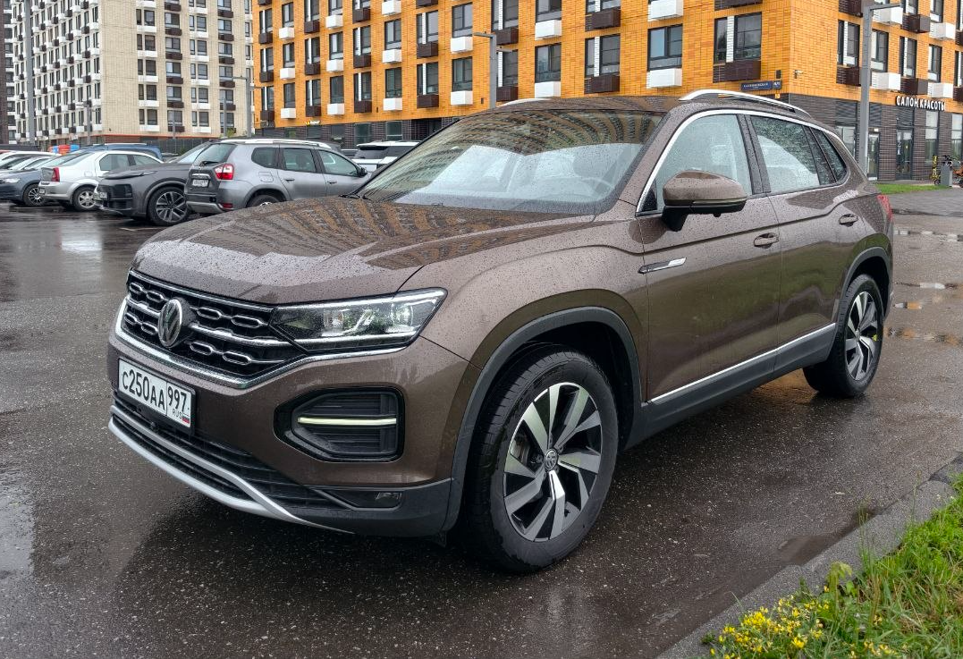 Аренда volkswagen tayron стандарт класса 2021 года в городе Москва Щелковская от 4000 руб./сутки, передний привод, двигатель: бензин, объем 1395 литров, ОСАГО (Мультидрайв), без водителя, недорого - RentRide