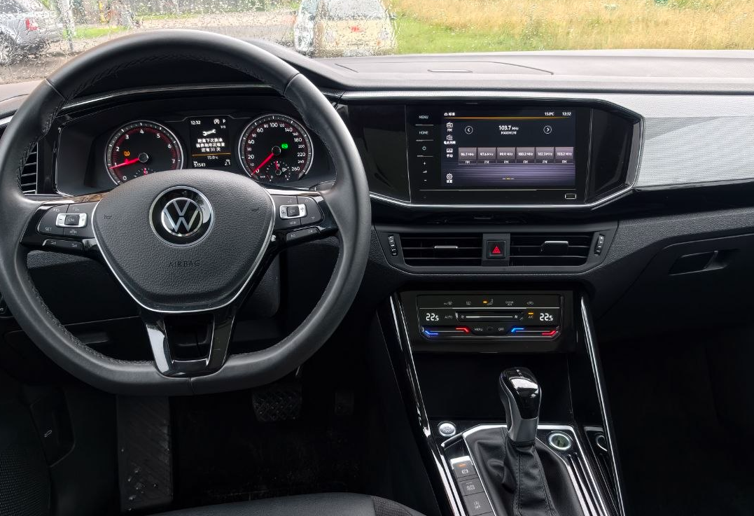 Аренда volkswagen tayron стандарт класса 2021 года в городе Москва Щелковская от 4000 руб./сутки, передний привод, двигатель: бензин, объем 1395 литров, ОСАГО (Мультидрайв), без водителя, недорого, вид 5 - RentRide