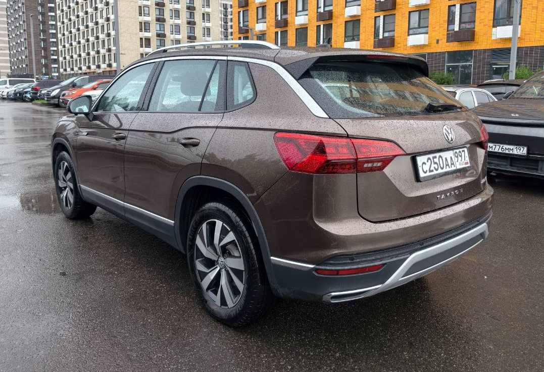 Аренда volkswagen tayron стандарт класса 2021 года в городе Москва Щелковская от 4000 руб./сутки, передний привод, двигатель: бензин, объем 1395 литров, ОСАГО (Мультидрайв), без водителя, недорого, вид 4 - RentRide