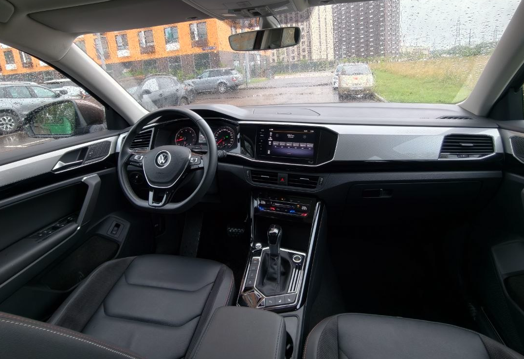 Аренда volkswagen tayron стандарт класса 2021 года в городе Москва Щелковская от 4000 руб./сутки, передний привод, двигатель: бензин, объем 1395 литров, ОСАГО (Мультидрайв), без водителя, недорого, вид 2 - RentRide
