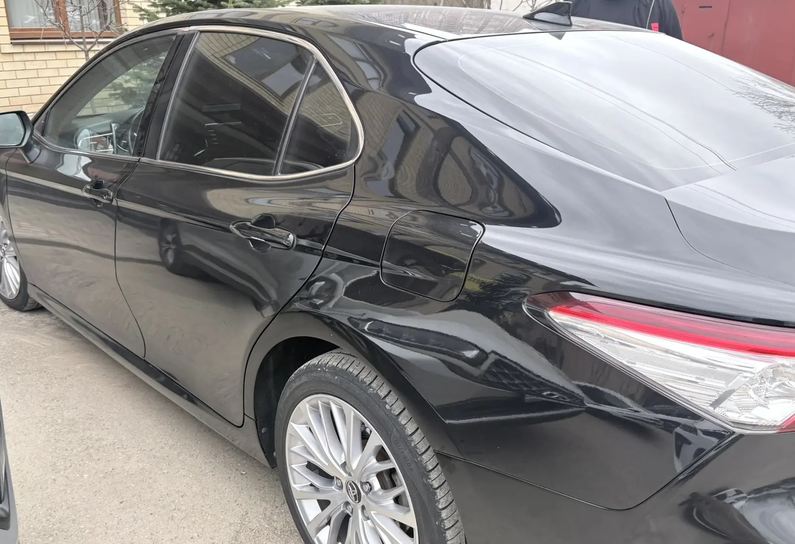 Аренда toyota camry комфорт класса 2018 года в городе Москва от 4500 руб./сутки, передний привод, двигатель: бензин, объем 3.5 литров, ОСАГО (Впишу в полис), без водителя, недорого, вид 4 - RentRide