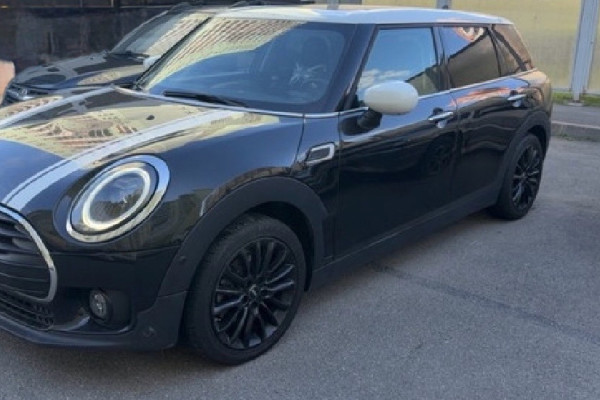Прокат авто mini clubman стандарт класса 2022 года в городе Санкт-Петербург от 4960 руб./сутки, передний привод, двигатель: бензин, объем 1.5 литров, каско (Впишу в полис), ОСАГО (Впишу в полис), без водителя, недорого - RentRide