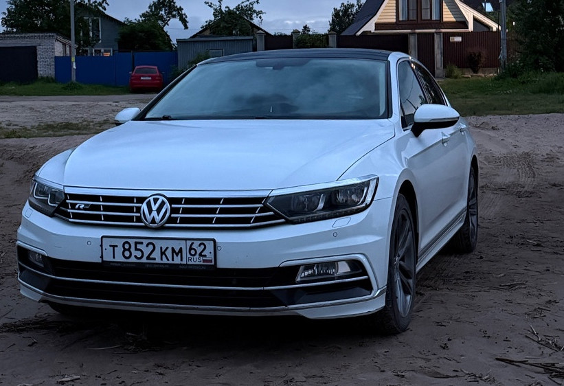 Аренда volkswagen passat стандарт класса 2018 года в городе Москва Василеостровская от 4500 руб./сутки, передний привод, двигатель: бензин, объем 1.8 литров, ОСАГО (Впишу в полис), без водителя, недорого - RentRide
