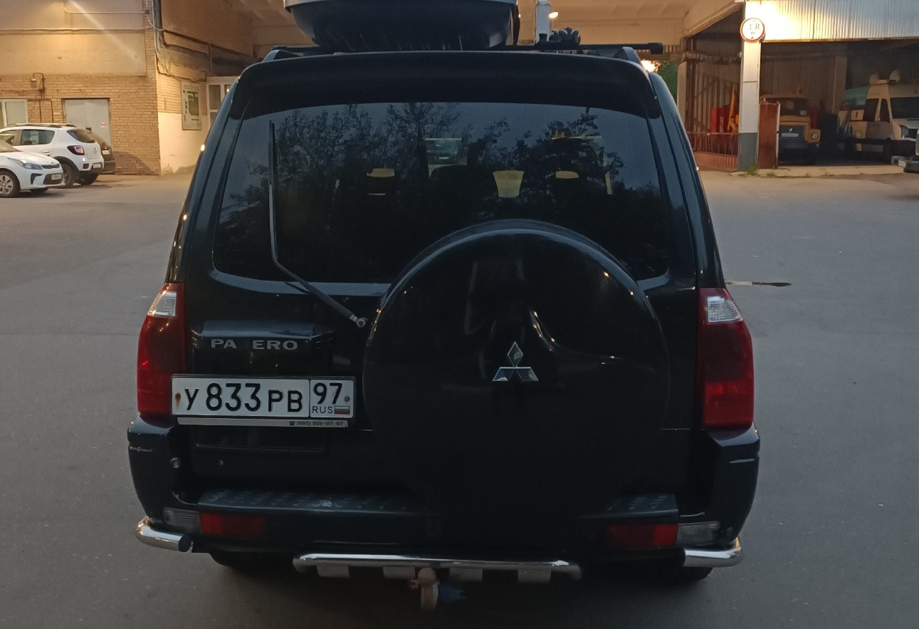 Аренда mitsubishi pajero комфорт класса 2004 года в городе Москва Мичуринский проспект от 4800 руб./сутки, полный привод, двигатель: бензин, объем 3.5 литров, ОСАГО (Впишу в полис), без водителя, недорого, вид 6 - RentRide