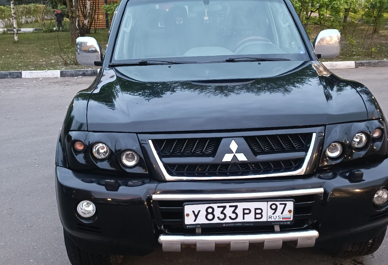 Аренда mitsubishi pajero комфорт класса 2004 года в городе Москва Мичуринский проспект от 4800 руб./сутки, полный привод, двигатель: бензин, объем 3.5 литров, ОСАГО (Впишу в полис), без водителя, недорого, вид 3 - RentRide