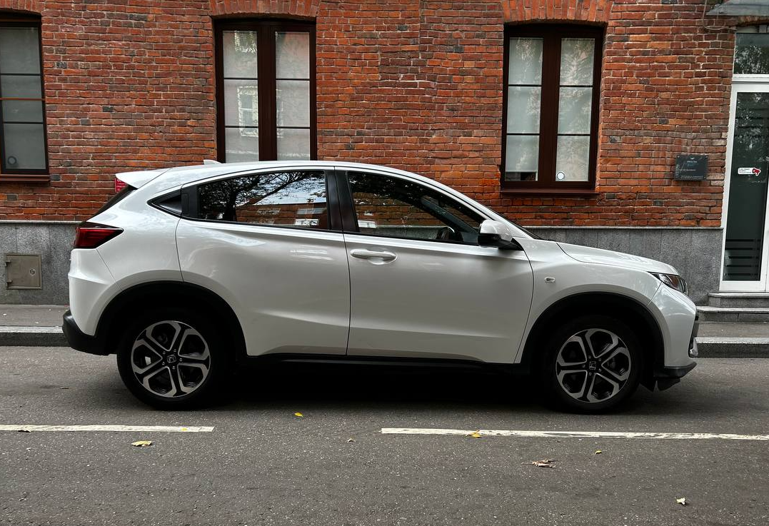 Аренда honda xr-v эконом класса 2022 года в городе Москва Щелковская от 2800 руб./сутки, передний привод, двигатель: бензин, объем 1498 литров, ОСАГО (Мультидрайв), без водителя, недорого, вид 3 - RentRide