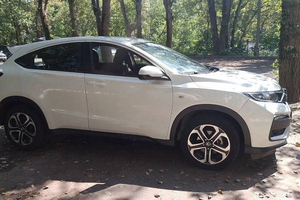 Прокат авто honda xr-v комфорт класса 2022 года в городе Москва Щелковская от 2800 руб./сутки, передний привод, двигатель: бензин, объем 1498 литров, ОСАГО (Мультидрайв), без водителя, недорого - RentRide