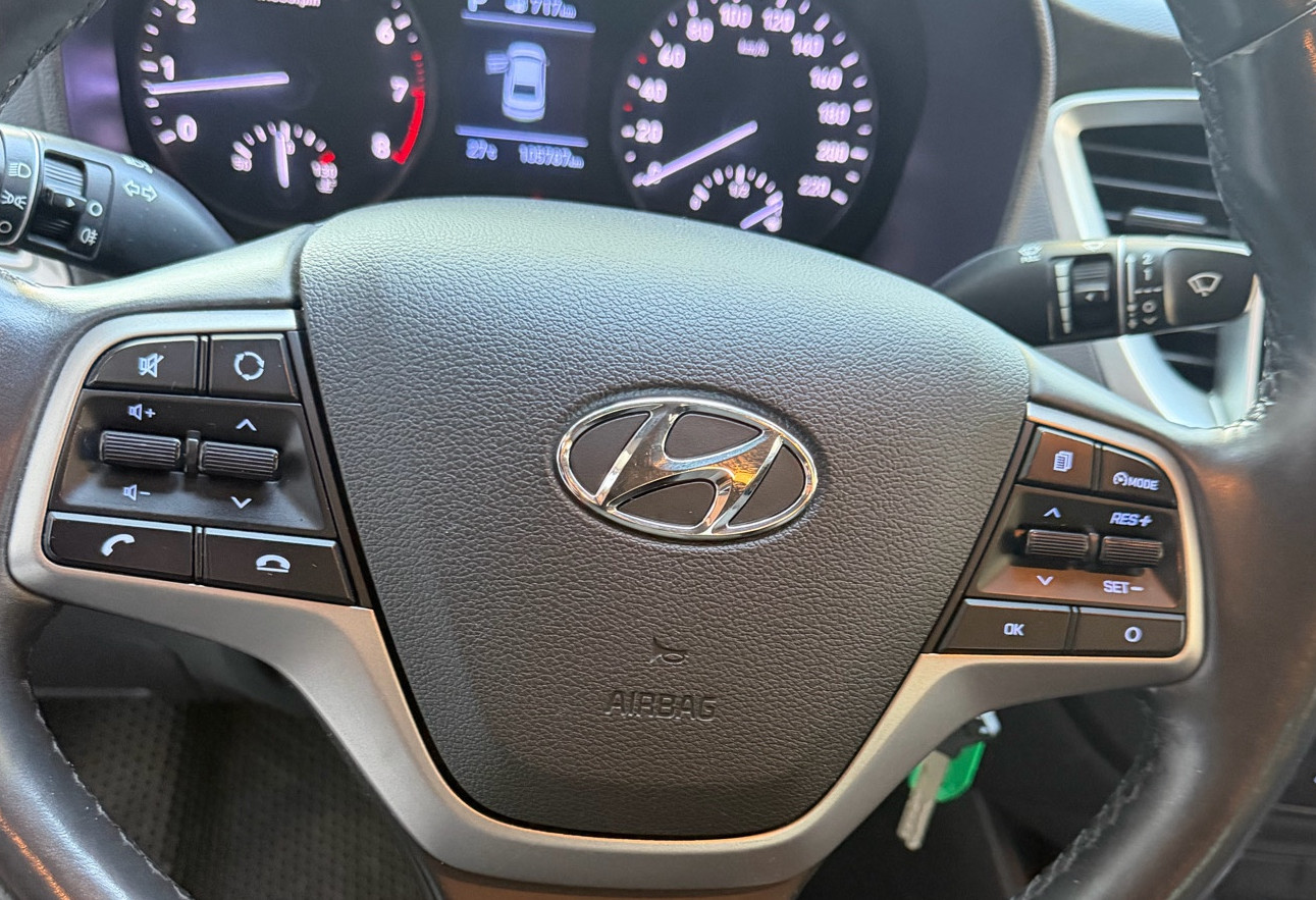 Аренда hyundai solaris эконом класса 2020 года в городе Москва Отрадное от 2200 руб./сутки, передний привод, двигатель: бензин, объем 1.6 литров, ОСАГО (Мультидрайв), без водителя, недорого, вид 6 - RentRide
