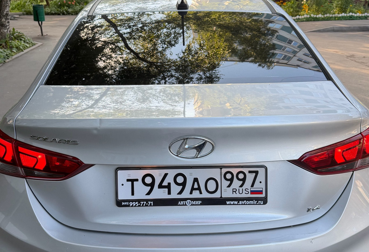 Аренда hyundai solaris эконом класса 2020 года в городе Москва Отрадное от 2200 руб./сутки, передний привод, двигатель: бензин, объем 1.6 литров, ОСАГО (Мультидрайв), без водителя, недорого, вид 3 - RentRide