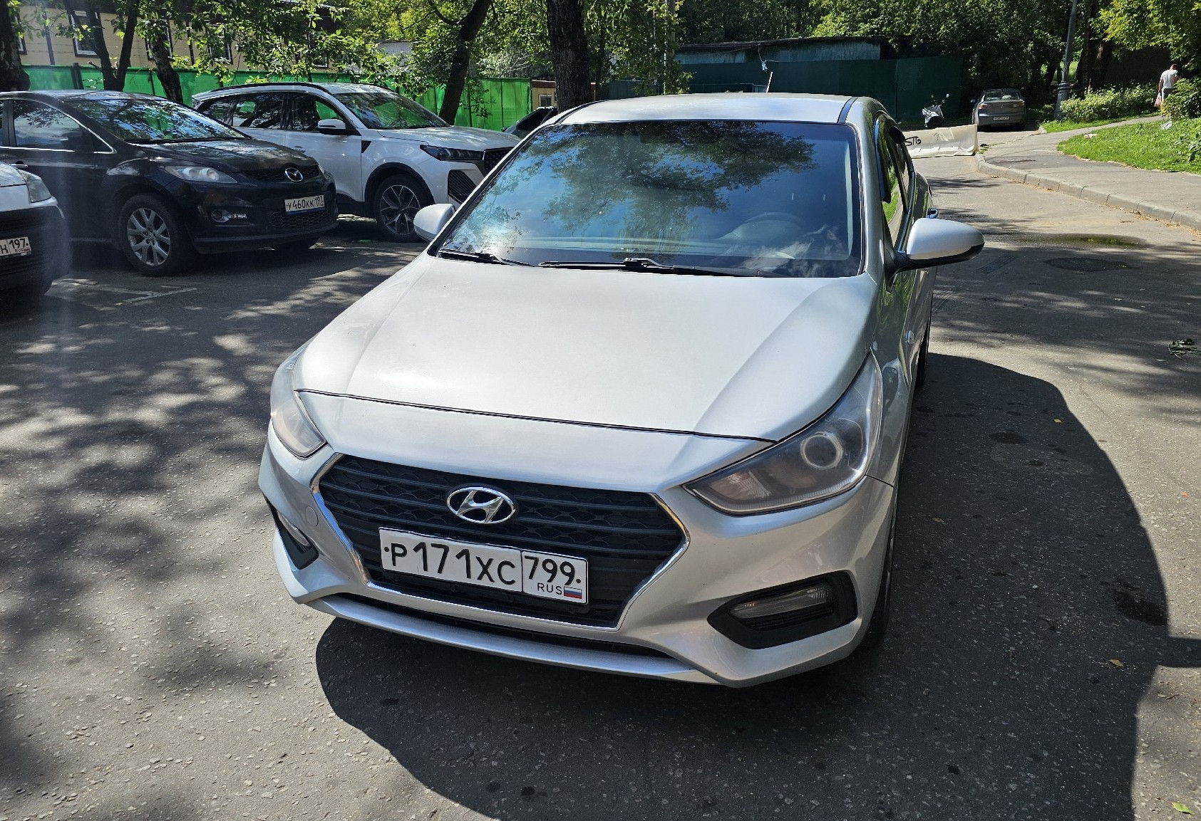Аренда hyundai solaris эконом класса 2018 года в городе Москва Нагорная от 3360 руб./сутки, передний привод, двигатель: бензин, объем 1.4 литра, ОСАГО (Впишу в полис), без водителя, недорого, вид 4 - RentRide