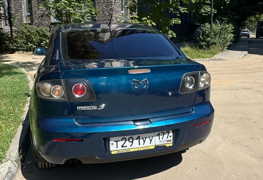Аренда mazda 3 эконом класса 2007 года в городе Москва Бабушкинская от 1800 руб./сутки, передний привод, двигатель: бензин, объем 1.6 литров, ОСАГО (Впишу в полис), без водителя, недорого, вид 3 - RentRide