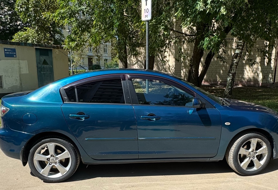 Аренда mazda 3 эконом класса 2007 года в городе Москва Бабушкинская от 1800 руб./сутки, передний привод, двигатель: бензин, объем 1.6 литров, ОСАГО (Впишу в полис), без водителя, недорого - RentRide
