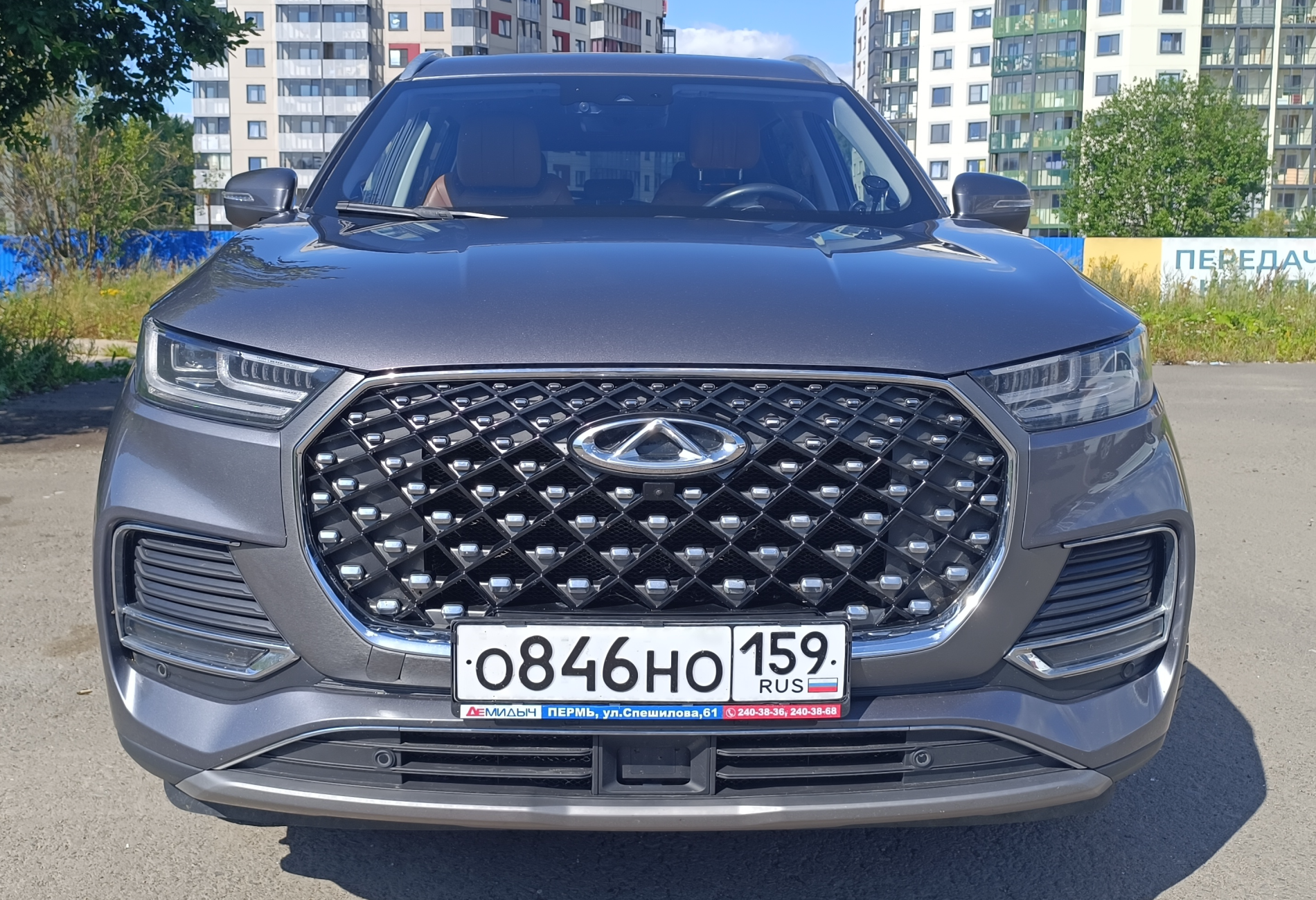 Аренда chery tiggo-8-pro-max комфорт класса 2022 года в городе Москва от 4400 руб./сутки, полный привод, двигатель: бензин, объем 2 литра, ОСАГО (Впишу в полис), без водителя, недорого, вид 2 - RentRide