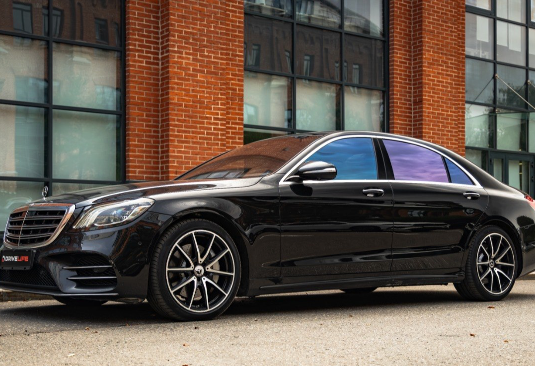 Аренда mercedes-benz s-klass премиум класса 2018 года в городе Москва Лермонтовский проспект от 15900 руб./сутки, полный привод, двигатель: бензин, объем 4 литра, ОСАГО (Мультидрайв), без водителя, недорого - RentRide