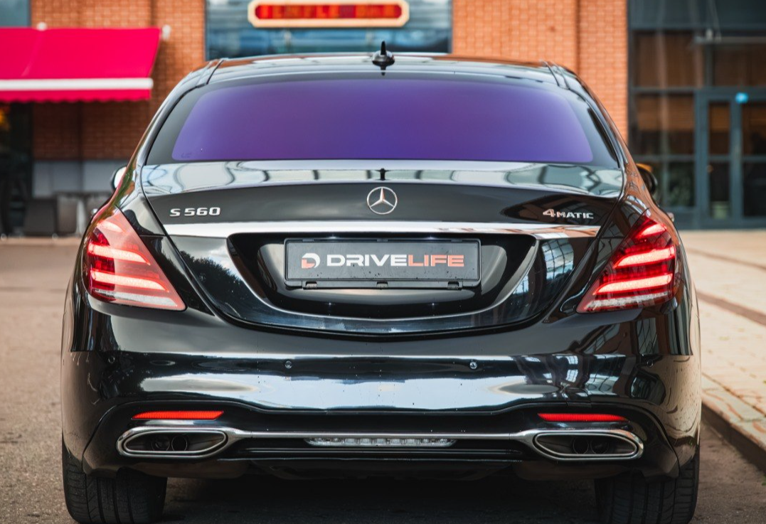 Аренда mercedes-benz s-klass премиум класса 2018 года в городе Москва Лермонтовский проспект от 15900 руб./сутки, полный привод, двигатель: бензин, объем 4 литра, ОСАГО (Мультидрайв), без водителя, недорого, вид 3 - RentRide