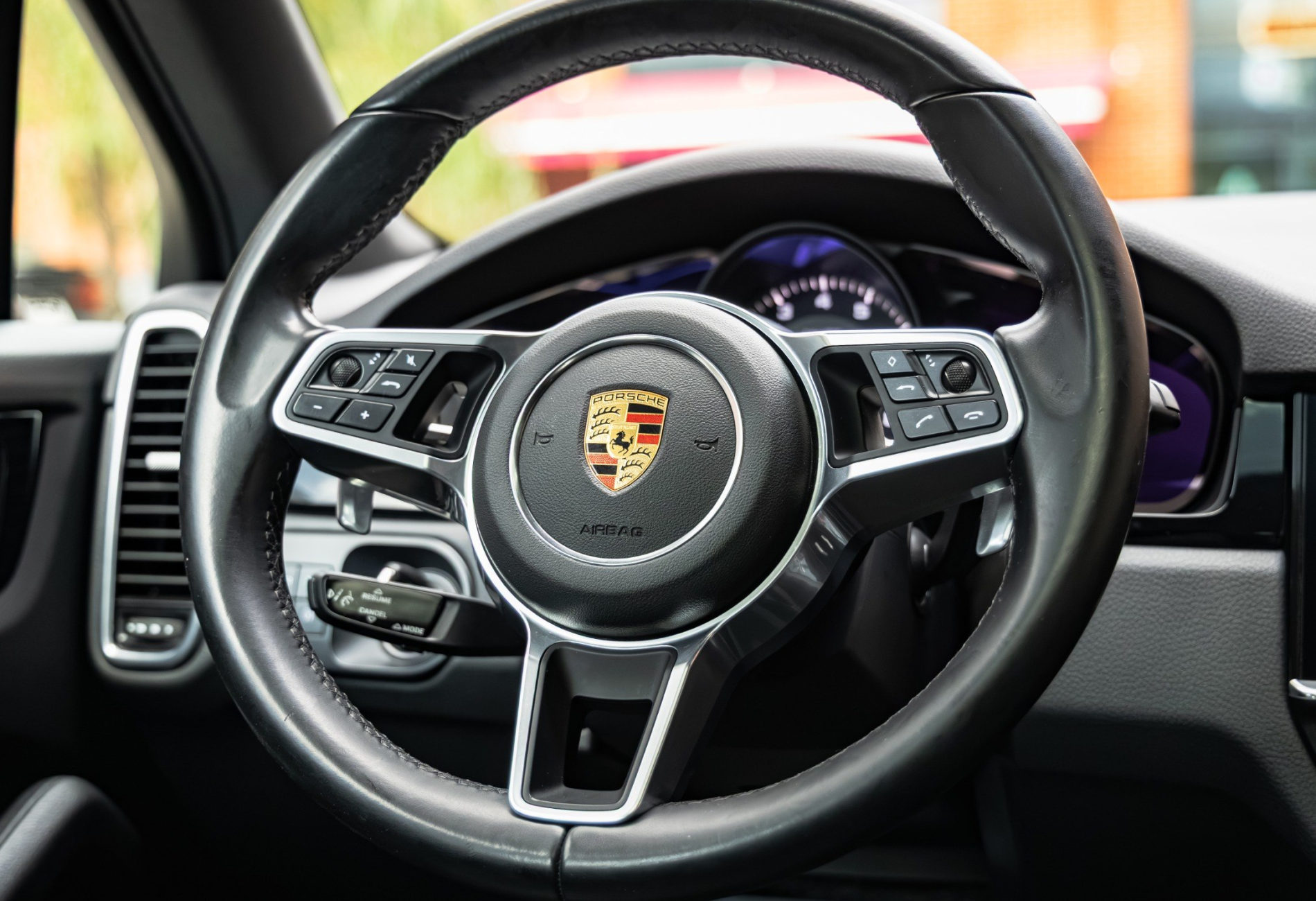Аренда porsche cayenne премиум класса 2021 года в городе Москва Лермонтовский проспект от 15900 руб./сутки, полный привод, двигатель: бензин, объем 3 литра, ОСАГО (Мультидрайв), без водителя, недорого, вид 6 - RentRide