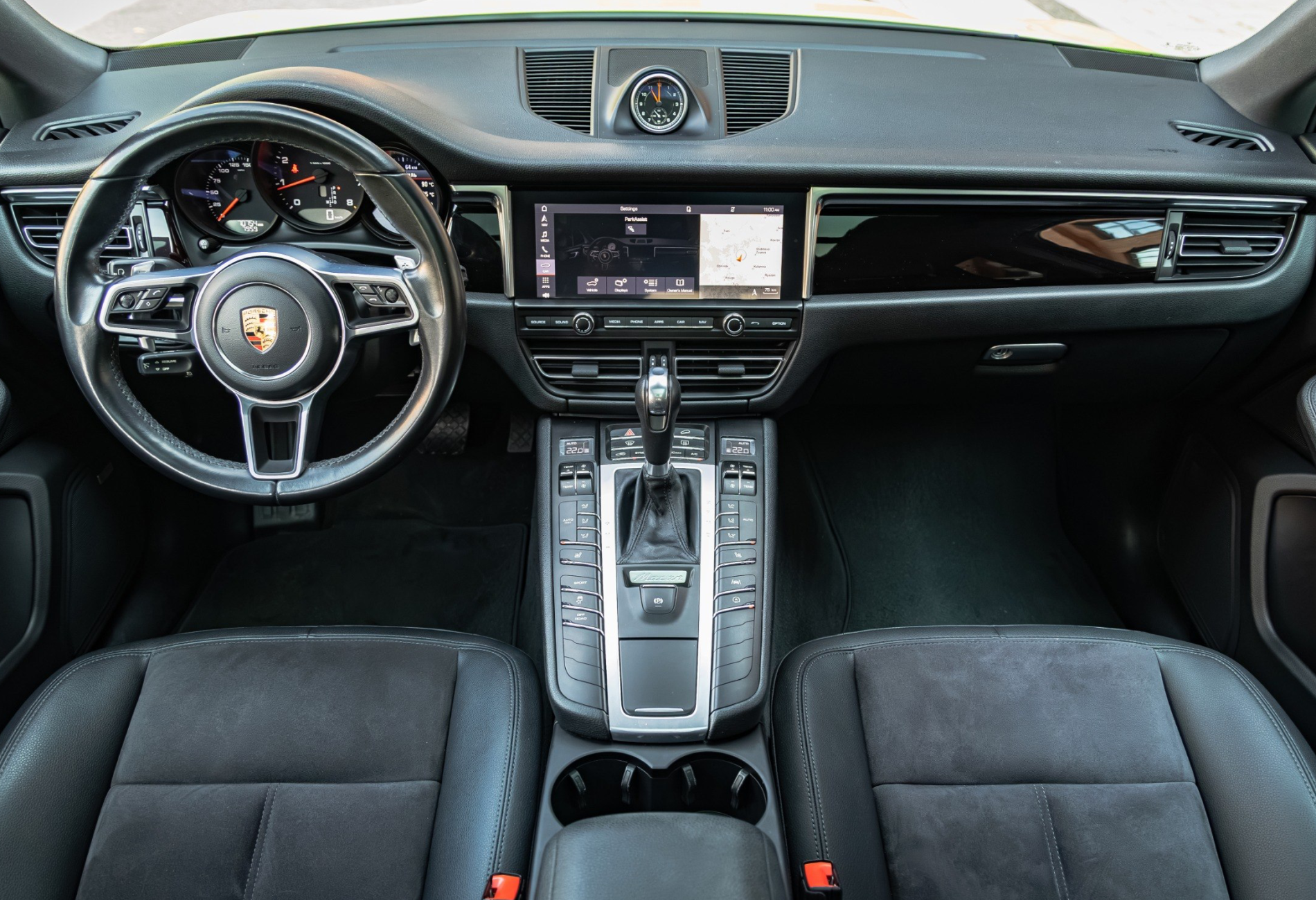 Аренда porsche macan премиум класса 2021 года в городе Москва Лермонтовский проспект от 10900 руб./сутки, полный привод, двигатель: бензин, объем 2 литра, ОСАГО (Мультидрайв), без водителя, недорого, вид 5 - RentRide