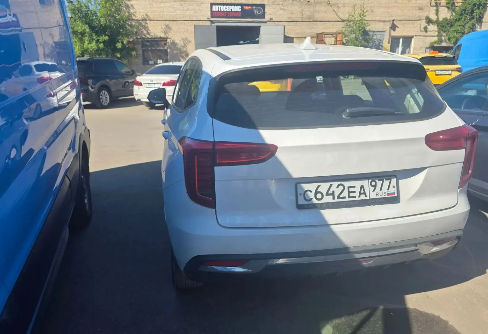 Аренда haval jolion комфорт класса 2024 года в городе Москва Новые Черемушки от 3200 руб./сутки, передний привод, двигатель: бензин, объем 1.5 литров, ОСАГО (Мультидрайв), без водителя, недорого, вид 4 - RentRide
