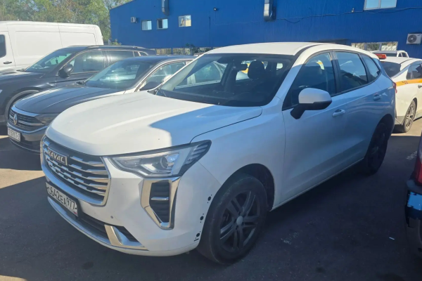 Прокат авто haval jolion комфорт класса 2024 года в городе Москва Новые Черемушки от 3200 руб./сутки, передний привод, двигатель: бензин, объем 1.5 литров, ОСАГО (Мультидрайв), без водителя, недорого - RentRide