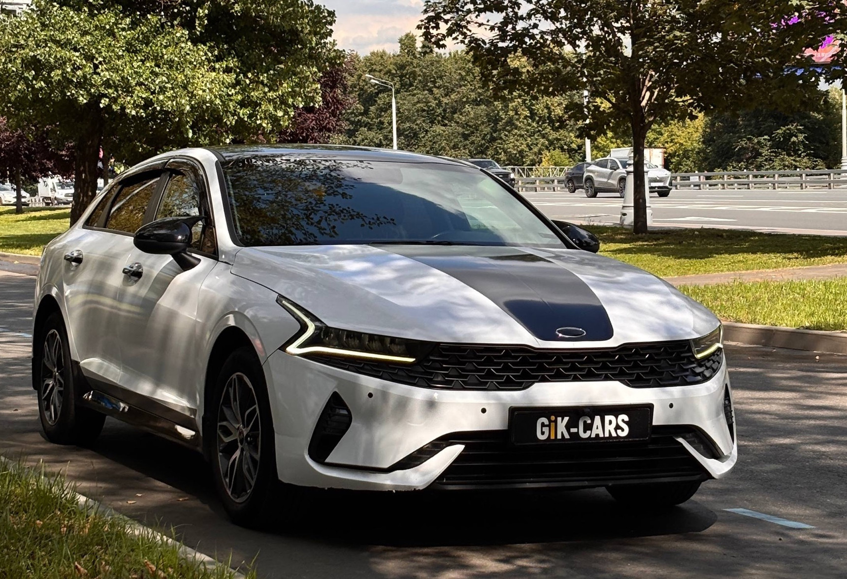 Аренда kia k5 комфорт класса 2021 года в городе Москва Нагорная от 4990 руб./сутки, передний привод, двигатель: бензин, объем 2 литра, ОСАГО (Впишу в полис), без водителя, недорого - RentRide