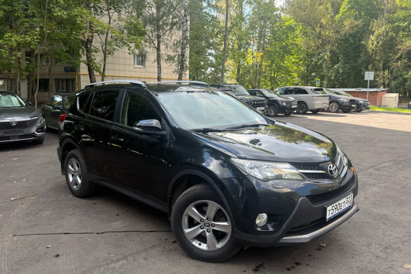 Прокат авто toyota rav4 комфорт класса 2014 года в городе Москва Проспект Вернадского от 2500 руб./сутки, полный привод, двигатель: бензин, объем 2.5 литров, ОСАГО (Мультидрайв), без водителя, недорого - RentRide